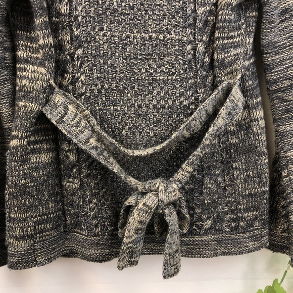 Forever 21 | Gray cable knit open front cardigan - Picture 3 of 7